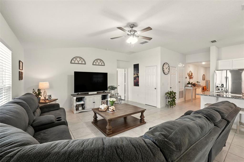 3240 Casa Del Rey Avenue Kissimmee, FL 34746 - Photo 13 of 38