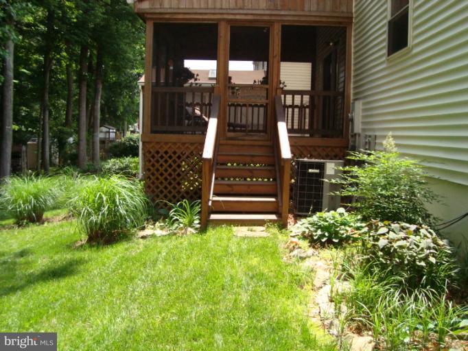 8426 Rainbow Bridge Lane Springfield, VA 22153 - Photo 11 of 18 Screened In Porch