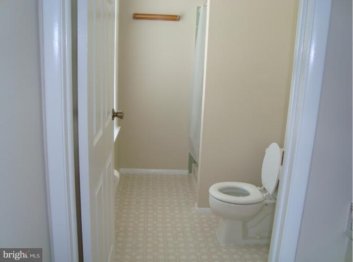 8426 Rainbow Bridge Lane Springfield, VA 22153 - Photo 16 of 18 Bath (Master)