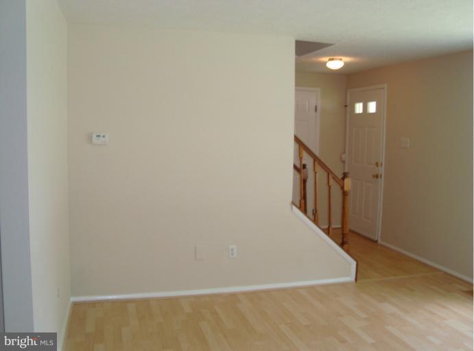 8426 Rainbow Bridge Lane Springfield, VA 22153 - Photo 6 of 18 Living Room