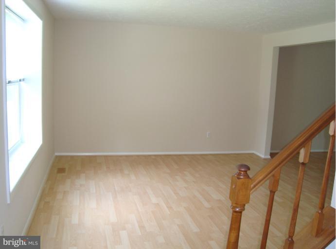 8426 Rainbow Bridge Lane Springfield, VA 22153 - Photo 10 of 18 Living Room