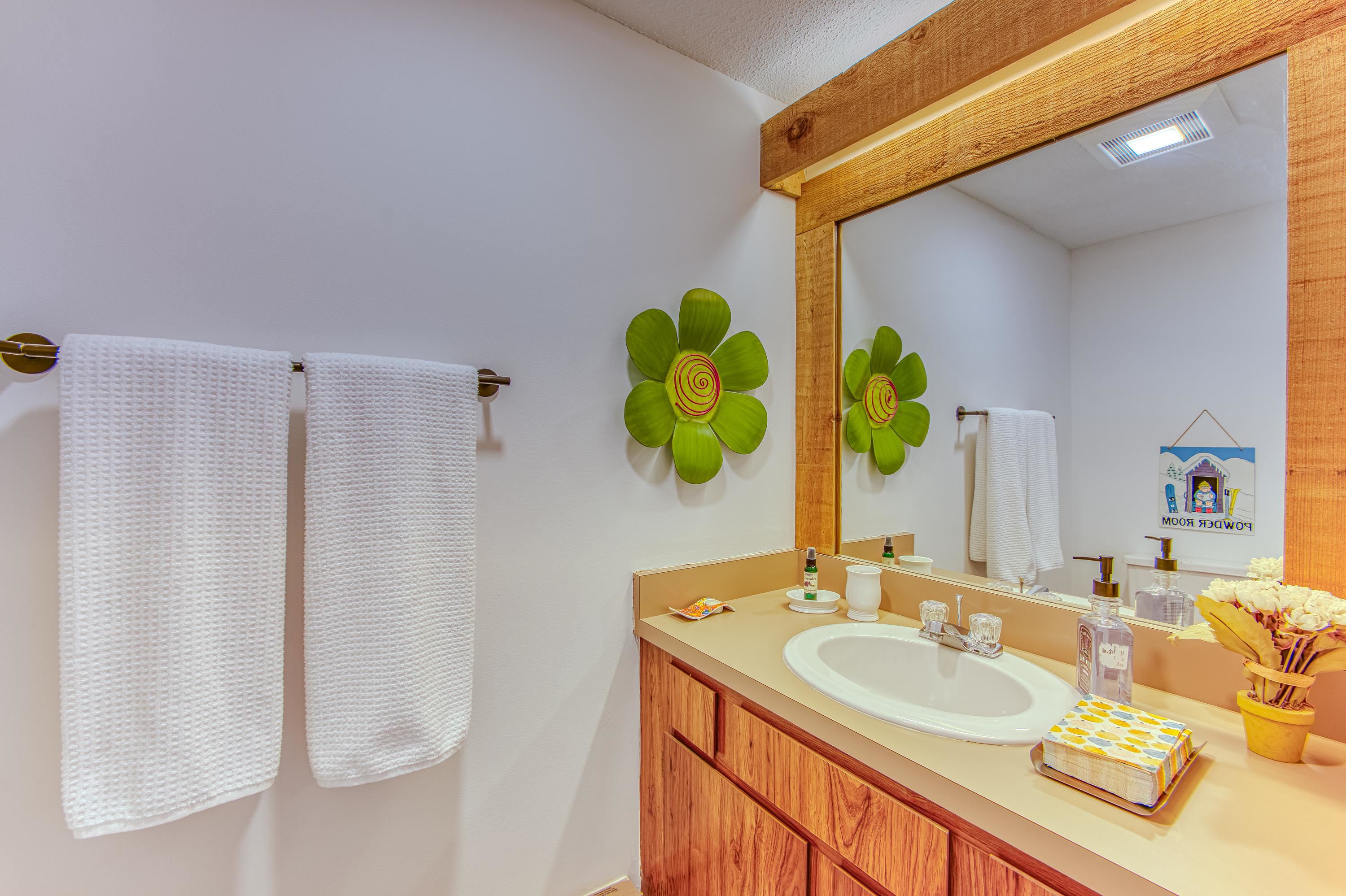 14 Highwood Road, Unit 2 Lincoln, NH 03251 - Photo 26 of 51