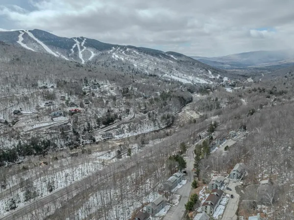 $485,000 | 14 Highwood Road, Unit 2, Lincoln, NH 03251