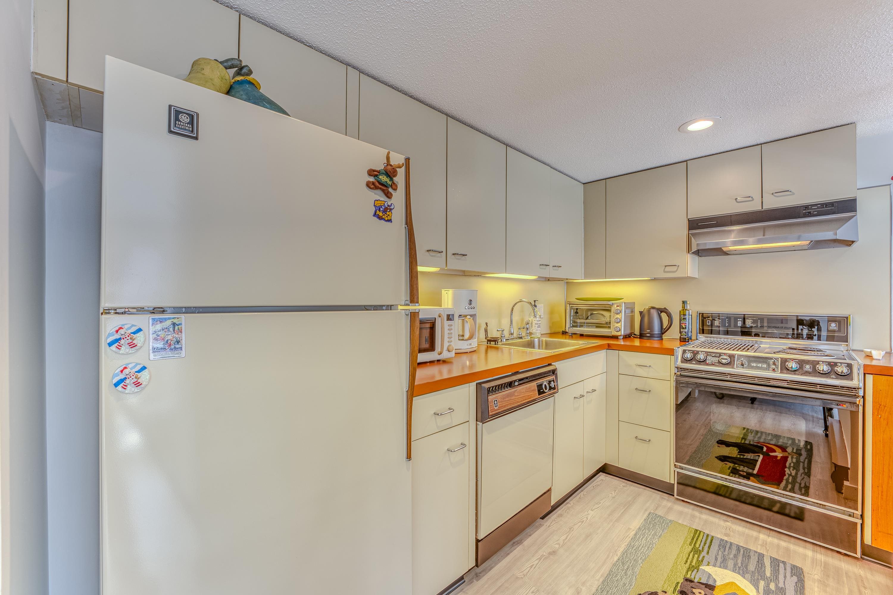 14 Highwood Road, Unit 2 Lincoln, NH 03251 - Photo 10 of 51