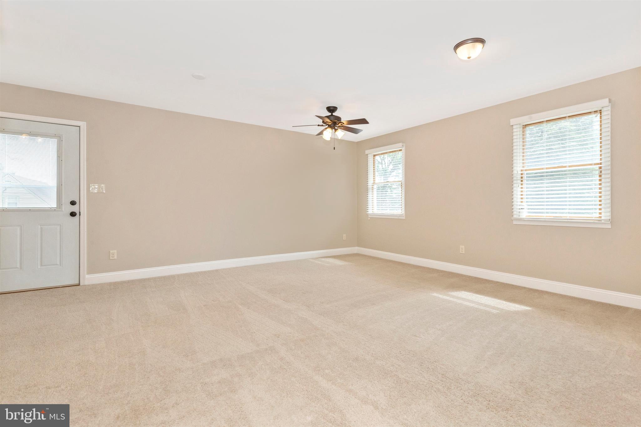 300 Hebb Road Hagerstown, MD 21740 - Photo 18 of 57 HUGE Master Bed Room