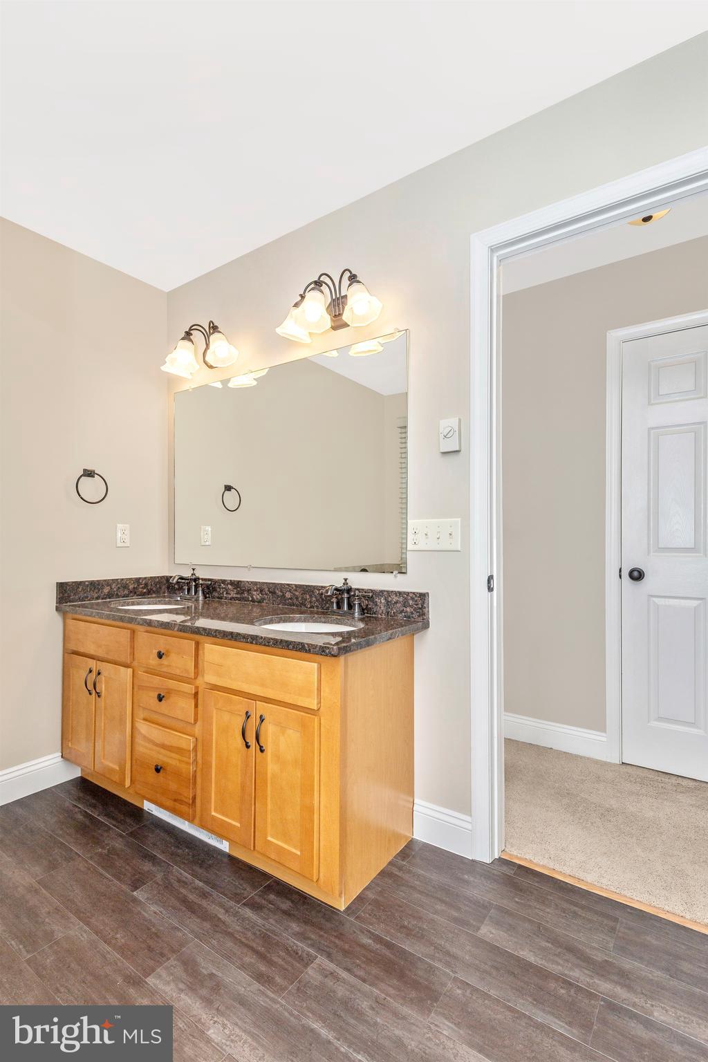 300 Hebb Road Hagerstown, MD 21740 - Photo 23 of 57 Master Bath