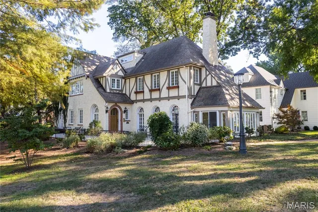 $1,340,000 | 200 Blackmer Place, Webster Groves, MO 63119