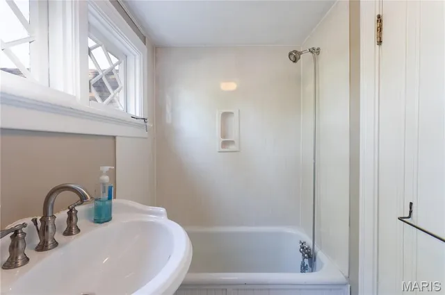 $1,340,000 | 200 Blackmer Place, Webster Groves, MO 63119