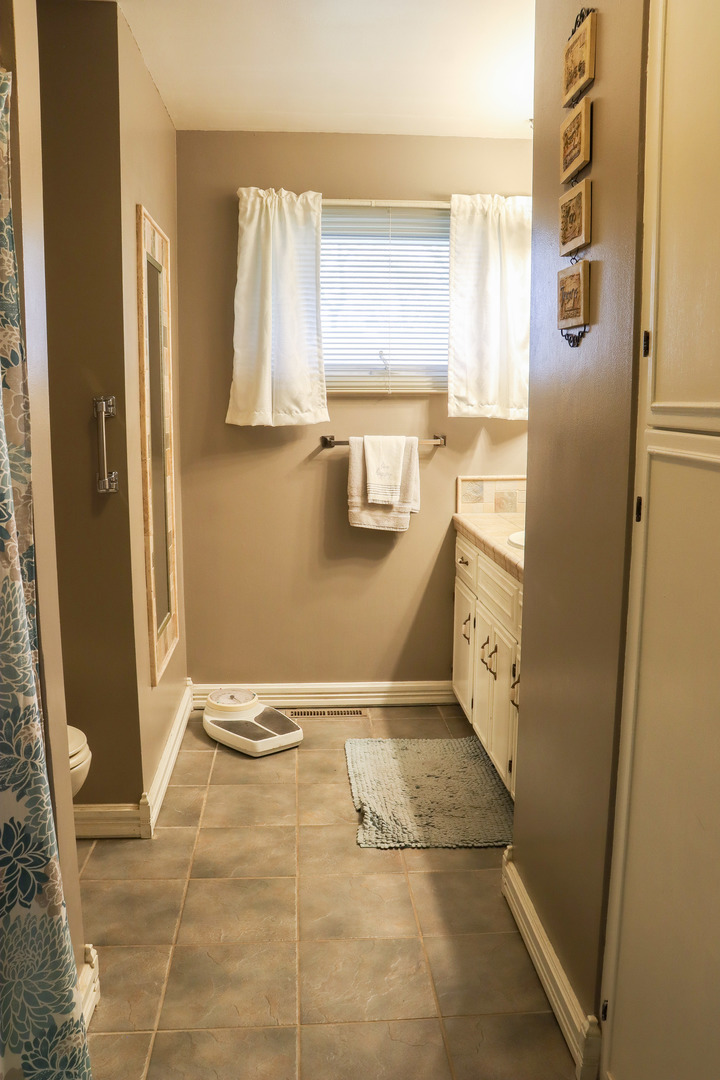 523 Barden Street Morrison, IL 61270 - Photo 16 of 37 a view of an empty room with a window