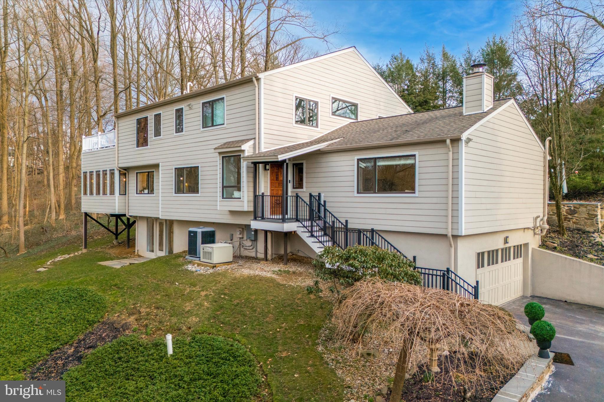 245 Biddulph Road Wayne, PA 19087 - Photo 2 of 56