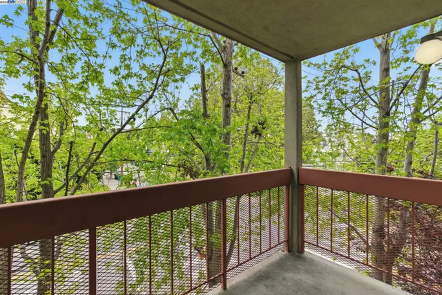 $529,000 | 245 Perkins Street, Unit 33, Oakland, CA 94610