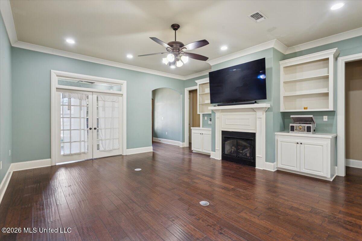 10 Magnolia Crossing Road Sumrall, MS 39482 - Photo 4 of 34 Living