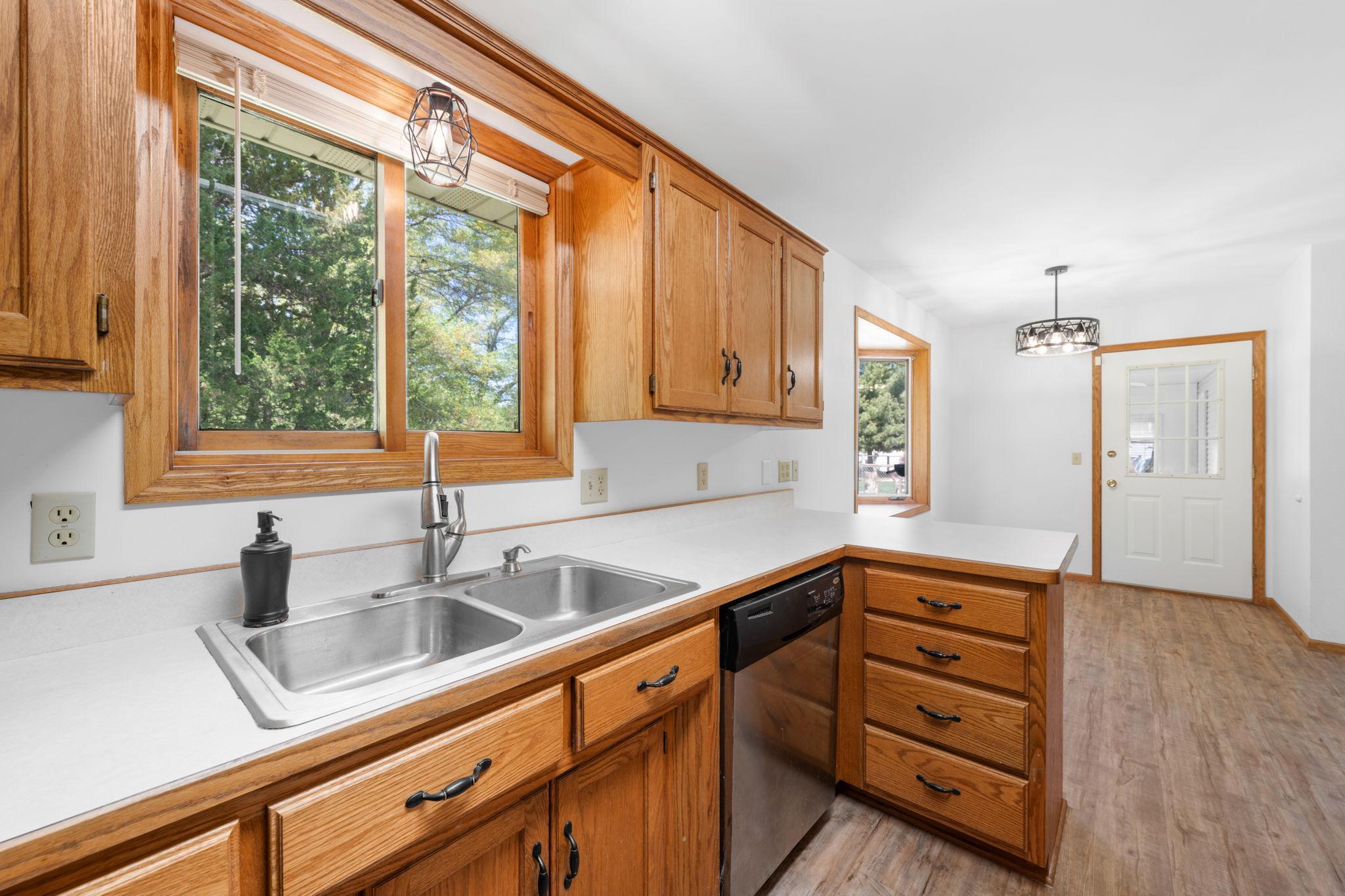 39094 Riverside Court North Branch, MN 55056 - Photo 11 of 37