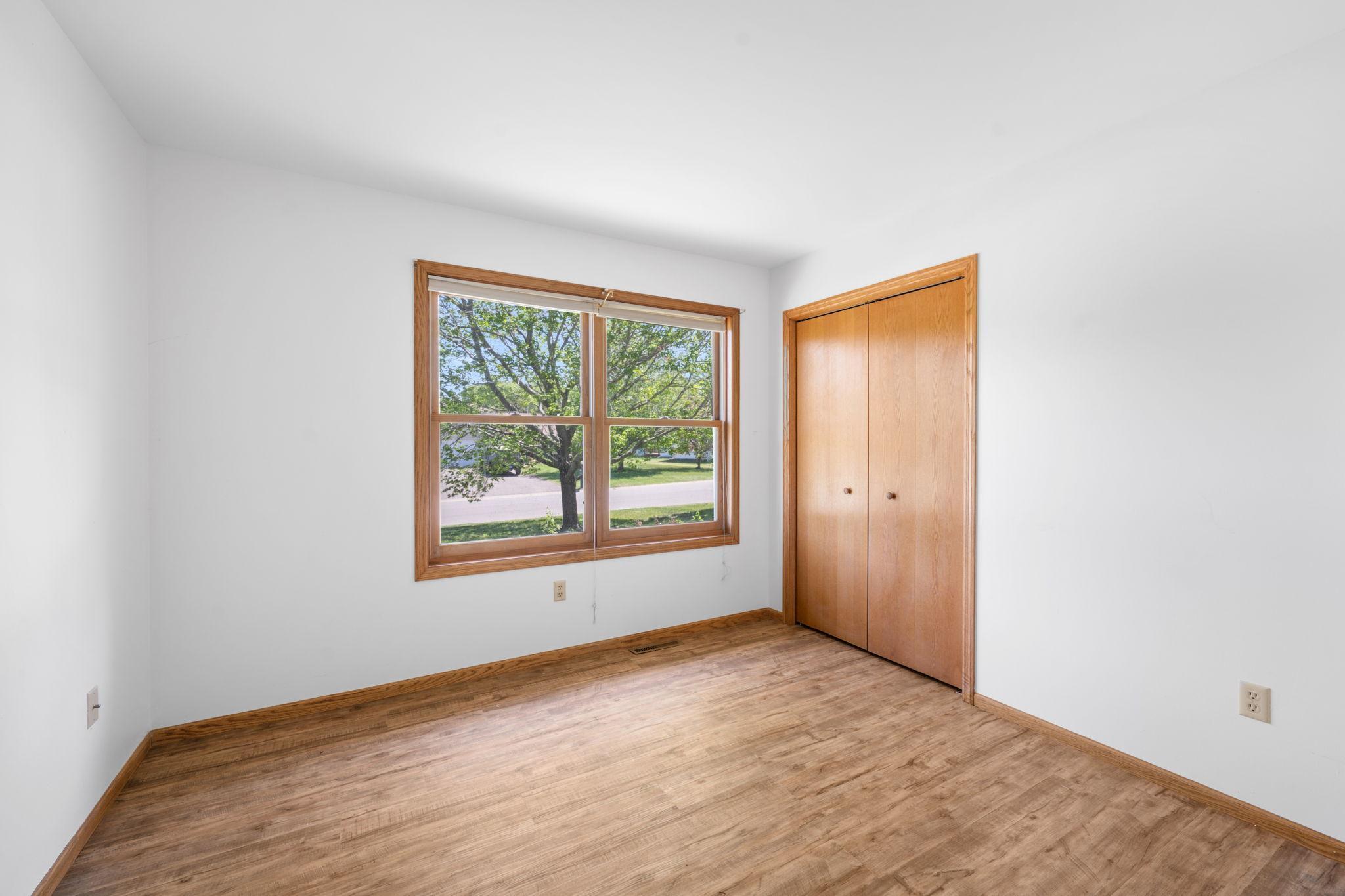 39094 Riverside Court North Branch, MN 55056 - Photo 13 of 37