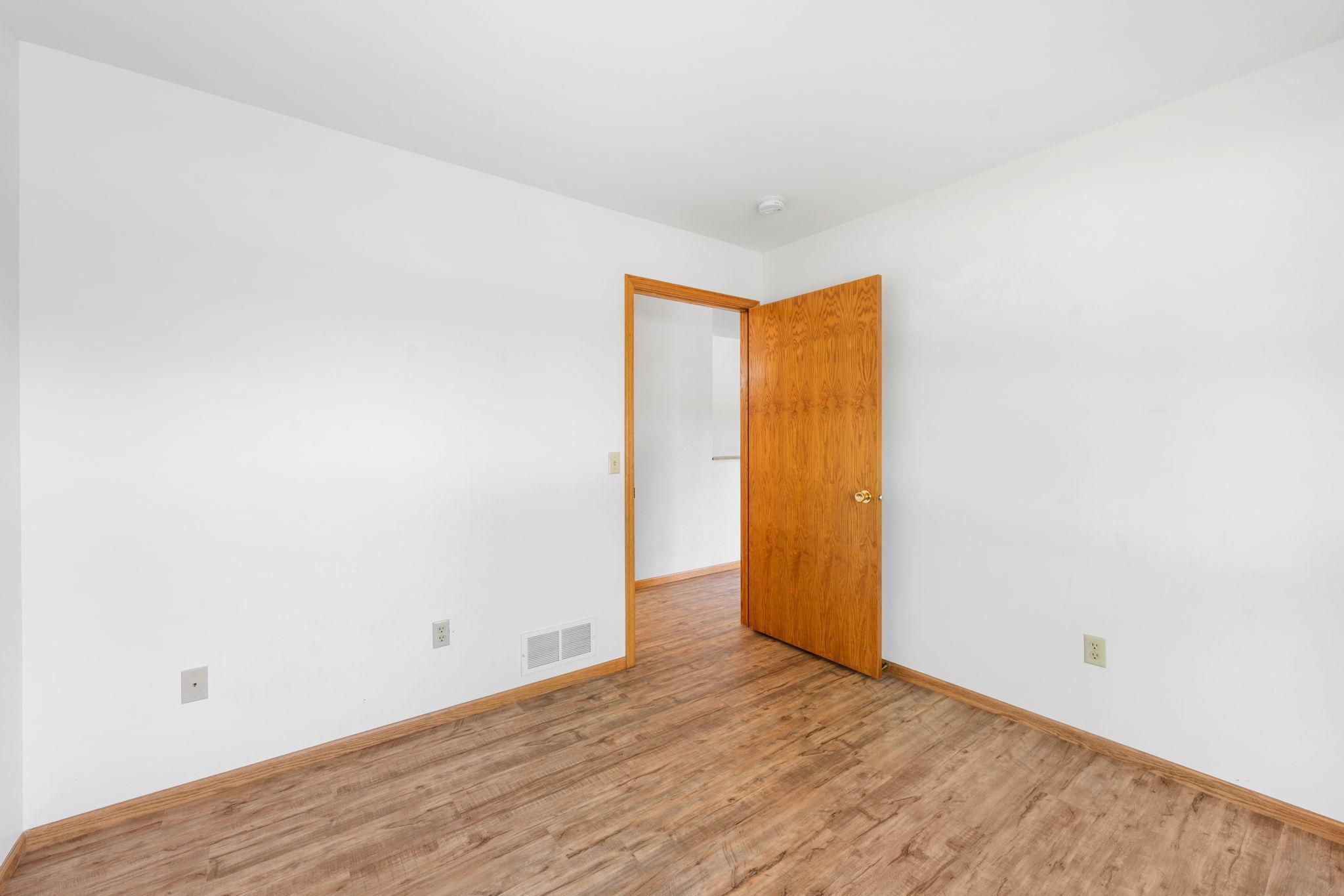 39094 Riverside Court North Branch, MN 55056 - Photo 14 of 37