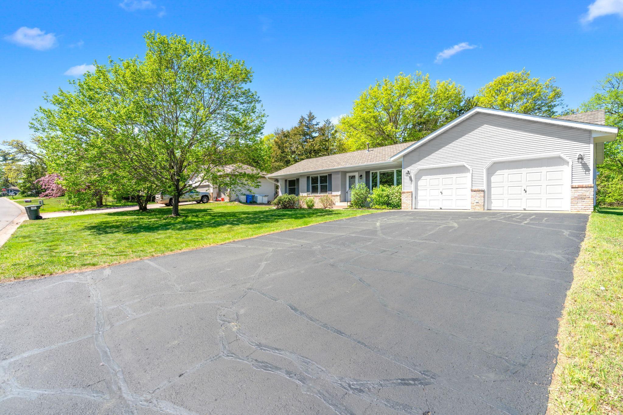 39094 Riverside Court North Branch, MN 55056 - Photo 4 of 37