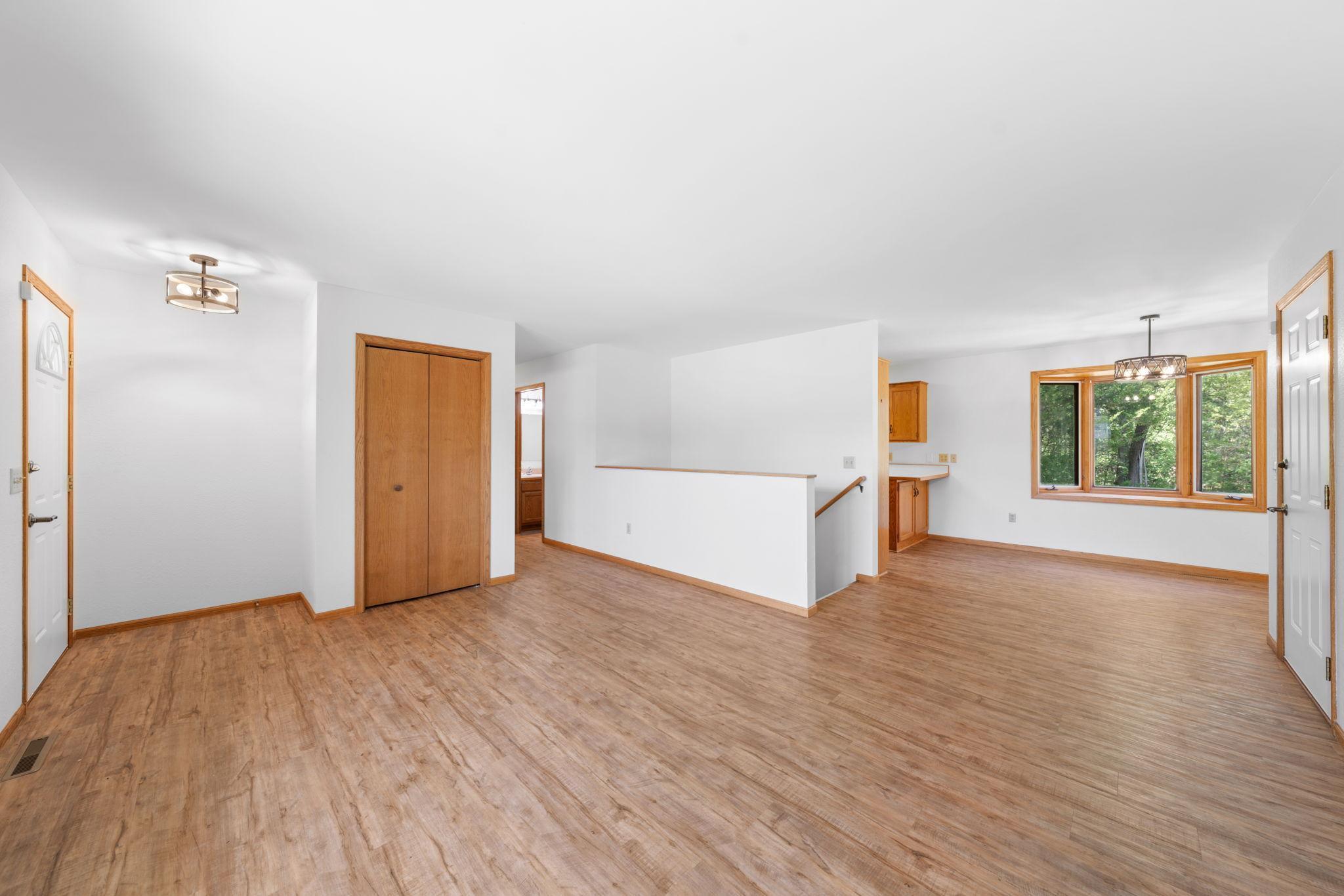 39094 Riverside Court North Branch, MN 55056 - Photo 6 of 37