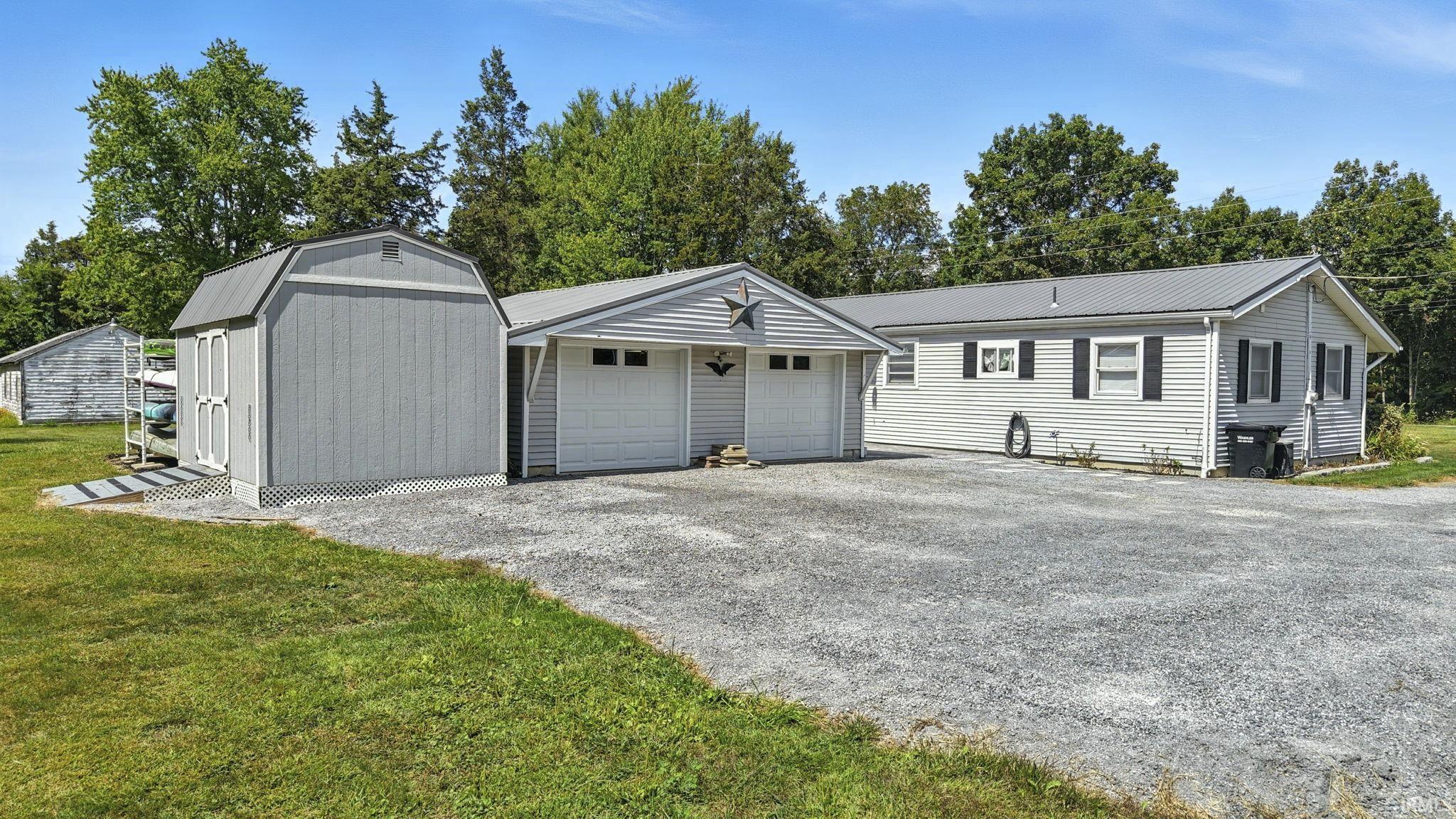 1135 East Feather Valley Road Fremont, IN 46737 - Photo 12 of 36 Gallery Image 12