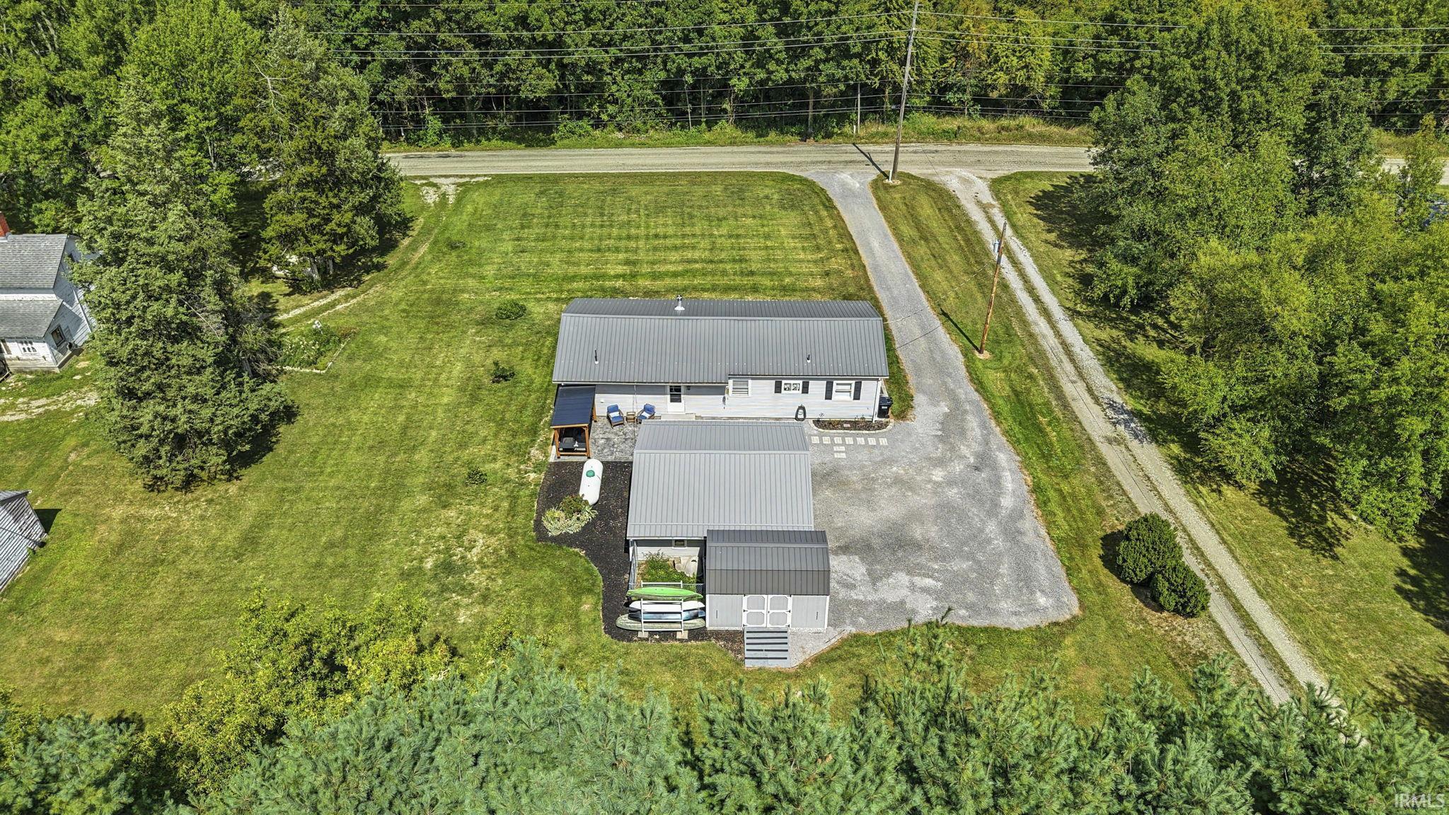 1135 East Feather Valley Road Fremont, IN 46737 - Photo 9 of 36 Gallery Image 9