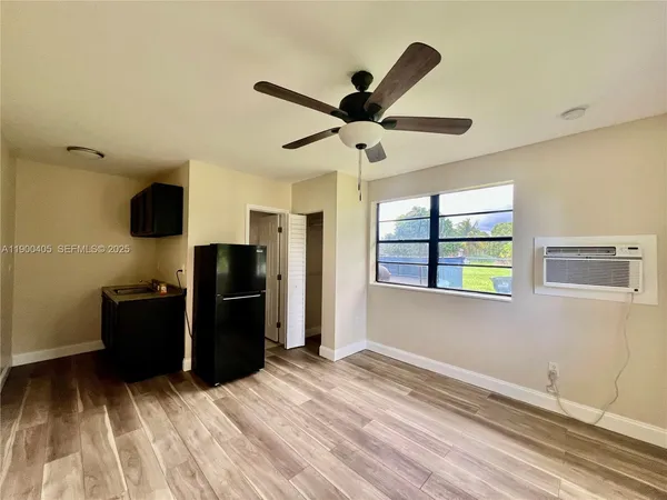 $1,150 | 645 Northwest 1st Street, Unit 1, Florida City, FL 33034