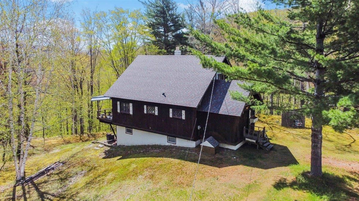 316 Crow Hill Road Pownal, VT 05261 - Photo 2 of 40