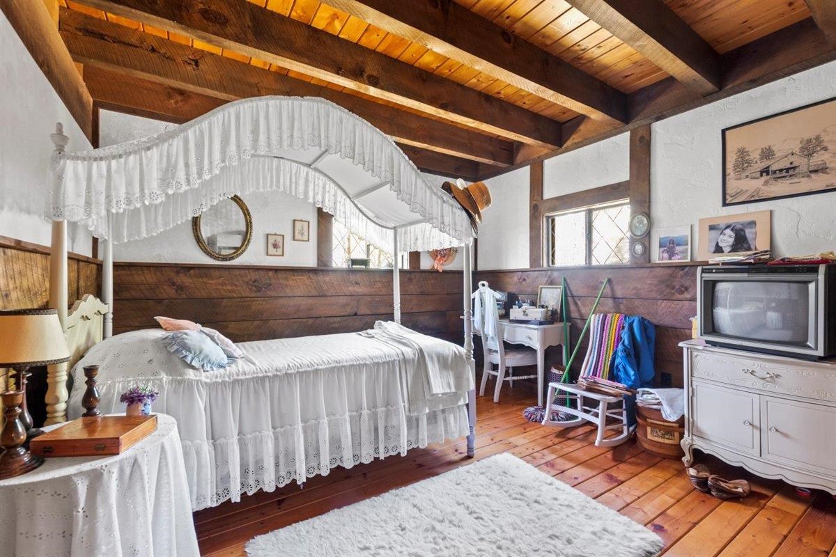 316 Crow Hill Road Pownal, VT 05261 - Photo 11 of 40