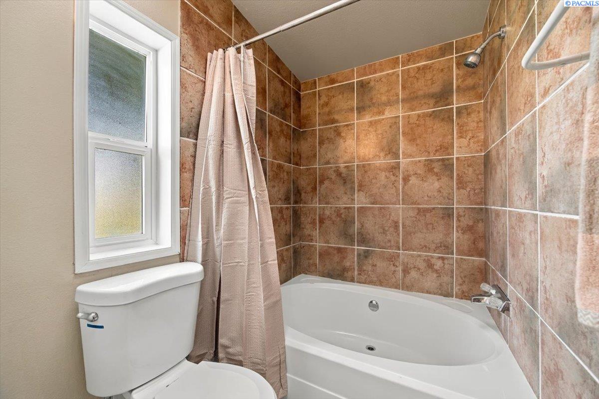 165 Hanson Loop Burbank, WA 99323 - Photo 19 of 42 Gallery Image 19