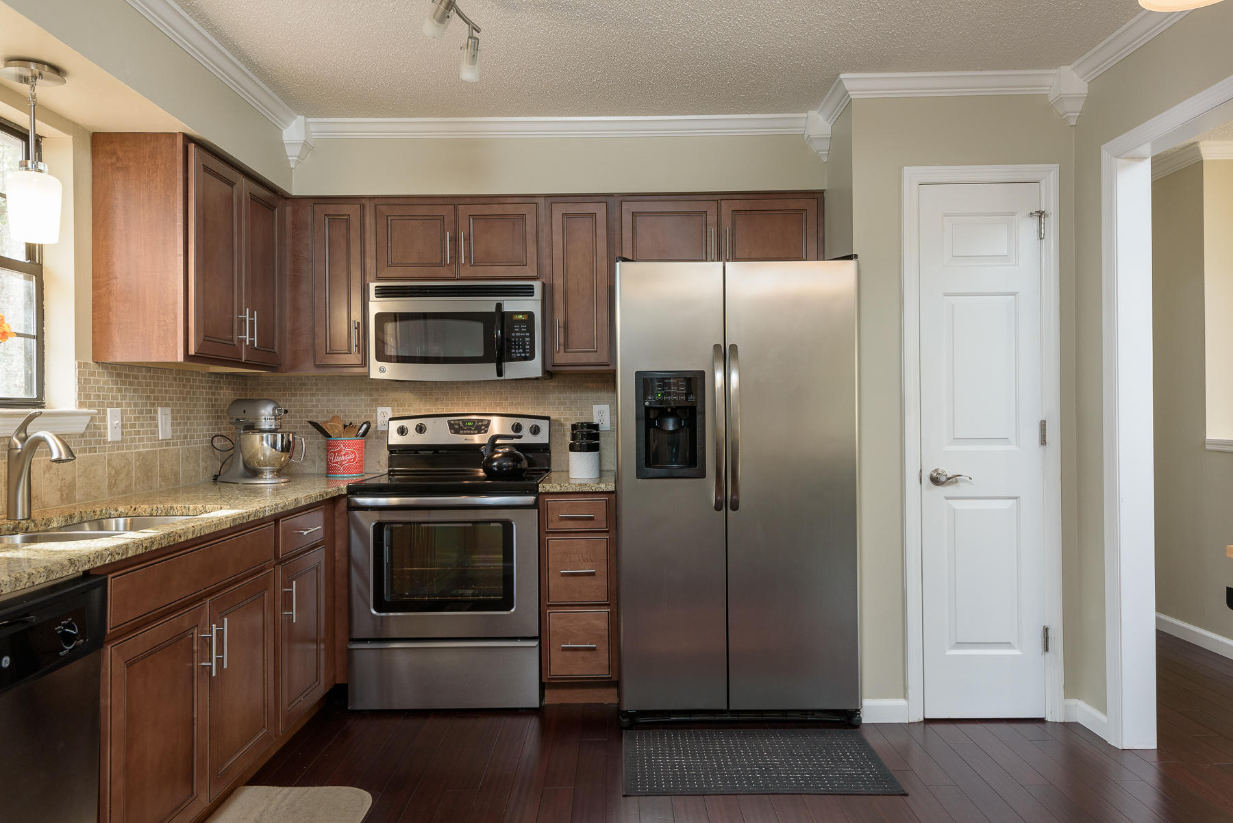 1020 Lower Mill Road Hixson, TN 37343 - Photo 8 of 30 kitchen_2