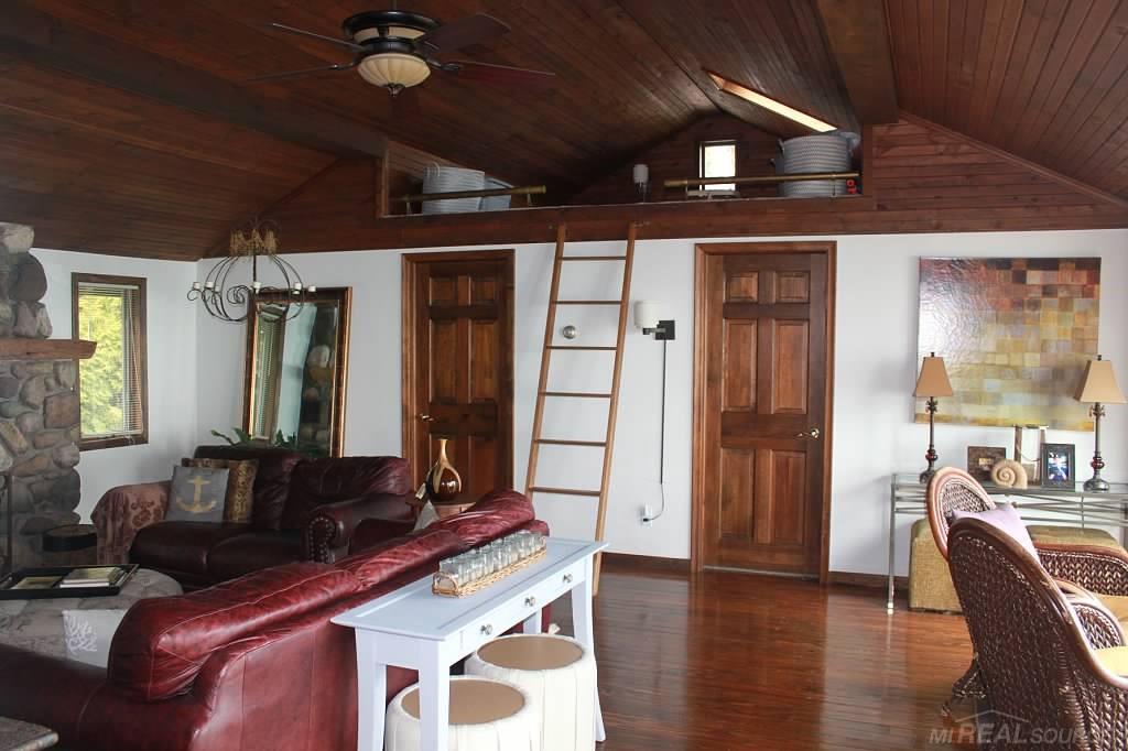2849 South Lakeshore Road Applegate, MI 48401 - Photo 4 of 13 31289996-3.JPG