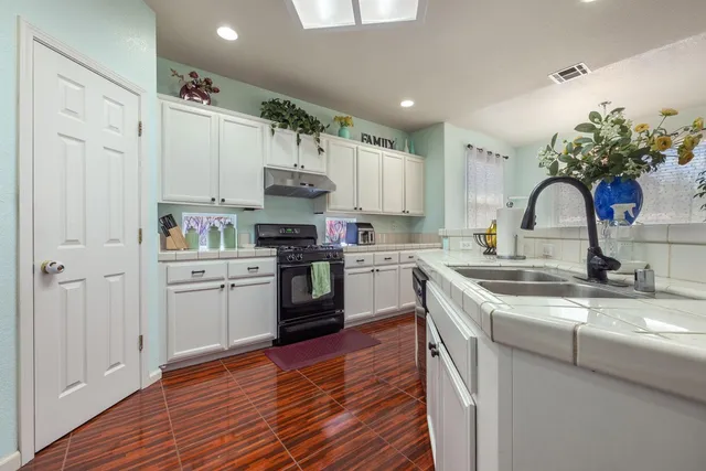 $589,900 | 5831 Alton Court, Riverbank, CA 95367