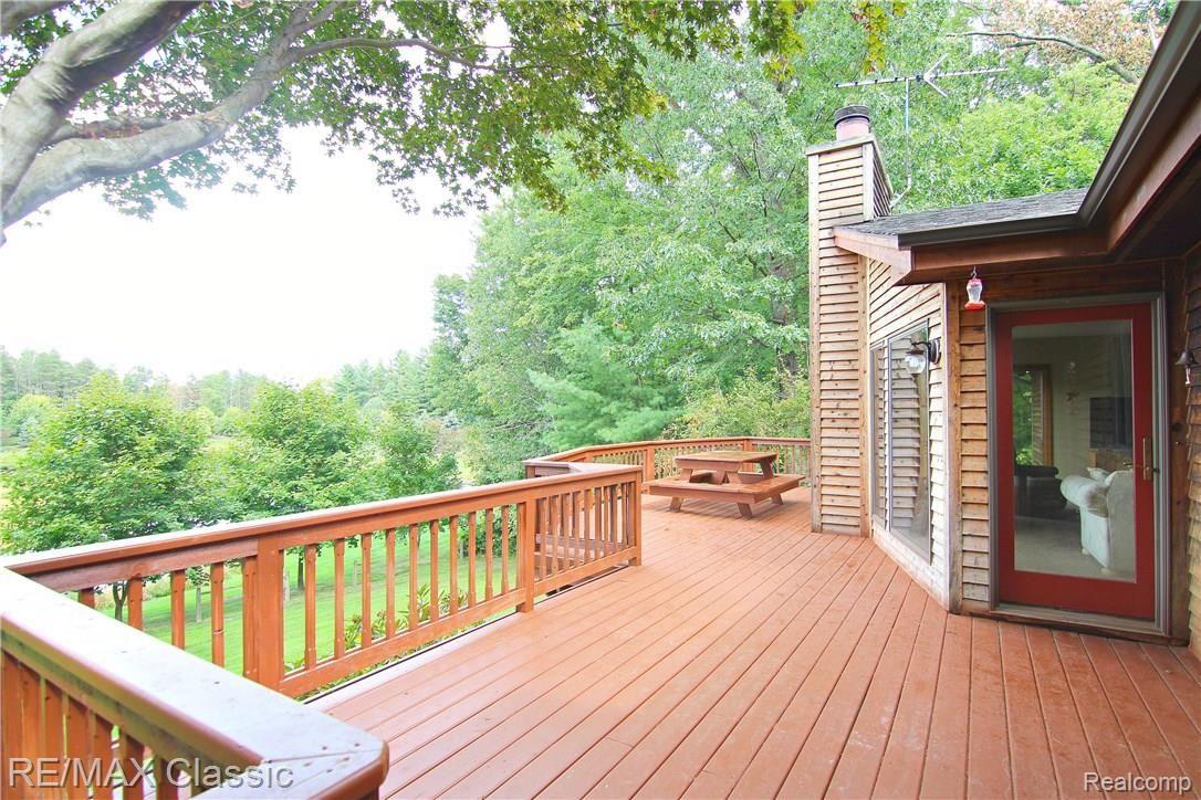 7632 Brophy Road Howell, MI 48855 - Photo 2 of 26 Decking