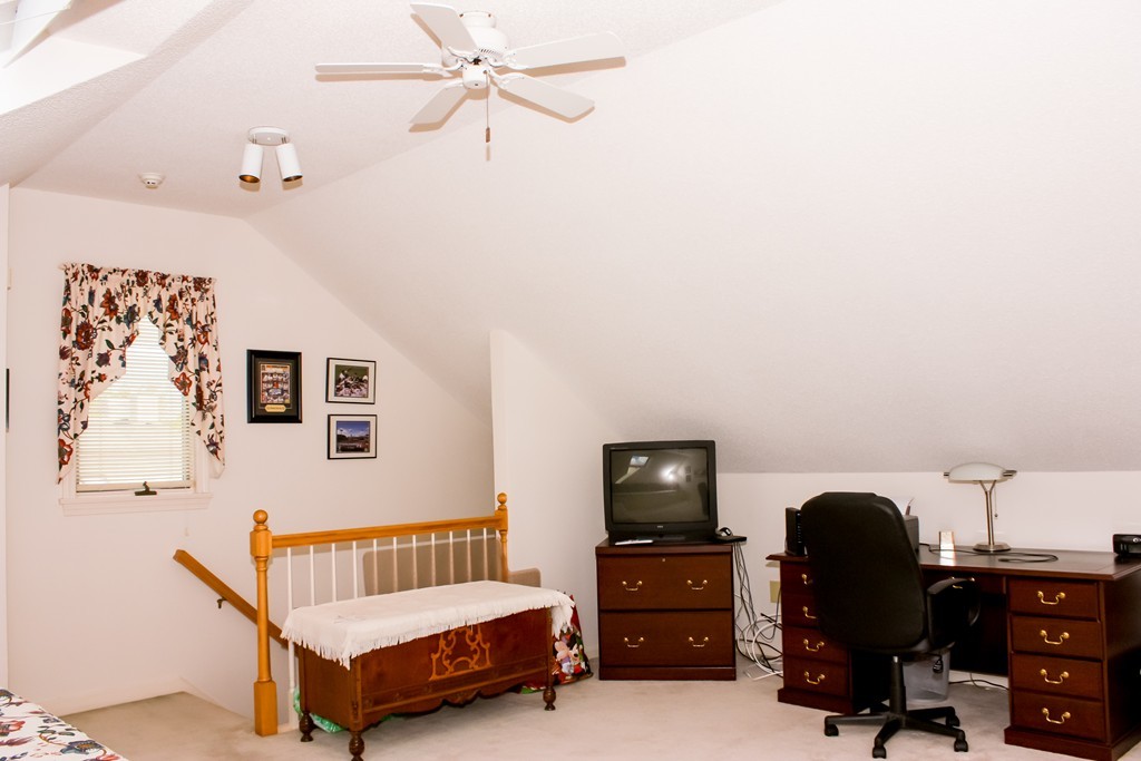 98 Abington Road, Unit 98 Danvers, MA 01923 - Photo 9 of 18 Gallery Image 9