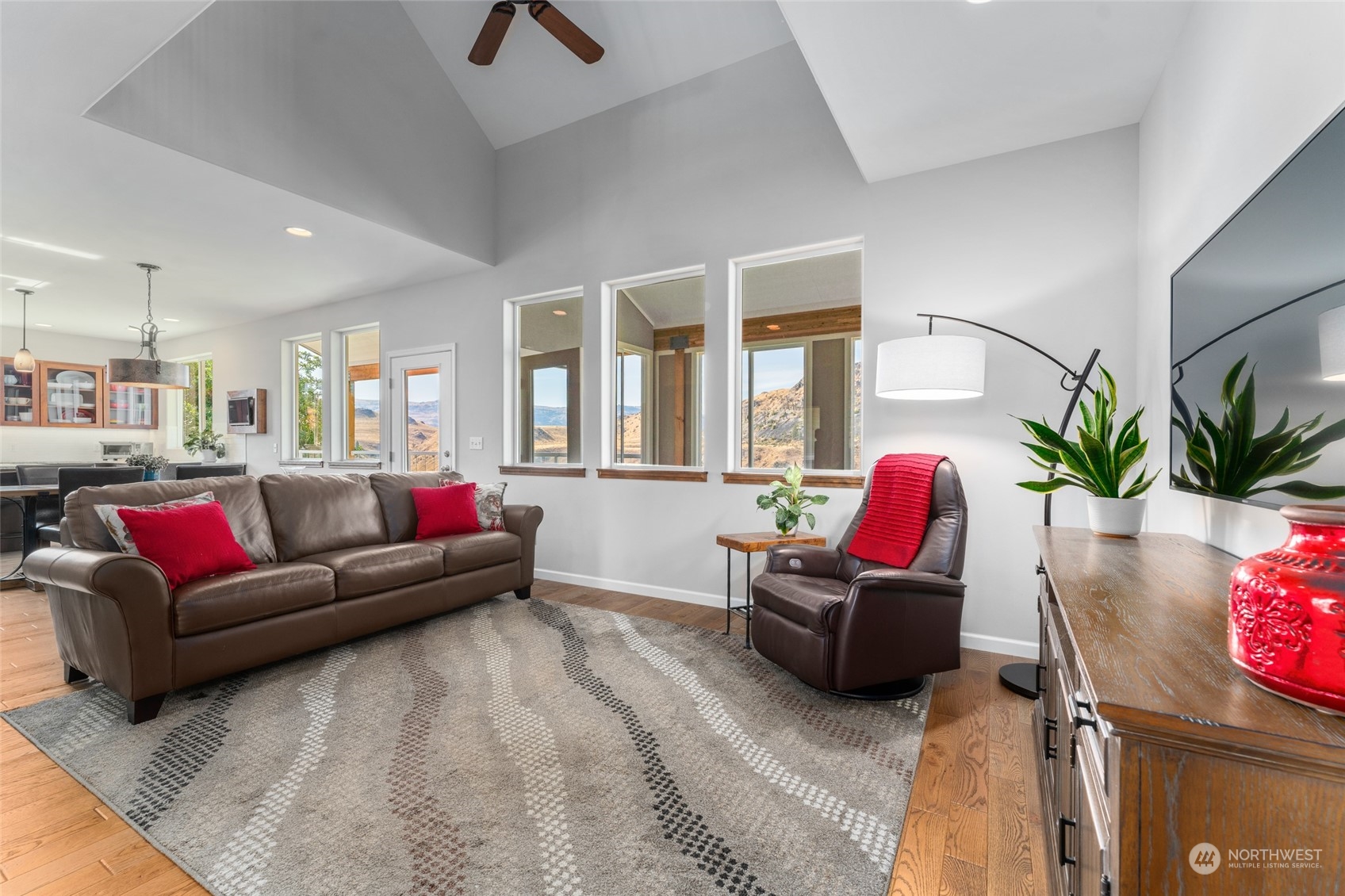 19 Miller Road Chelan, WA 98816 - Photo 10 of 40 Gallery Image 10