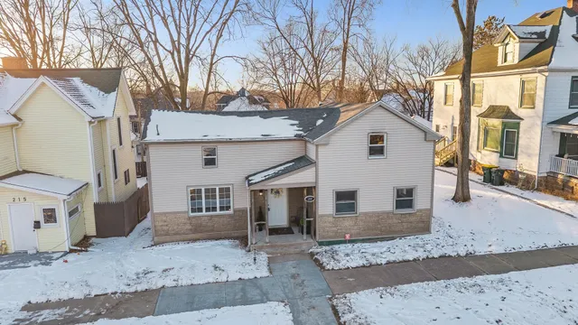 $239,000 | 225 North Pine Street, Reedsburg, WI 53959