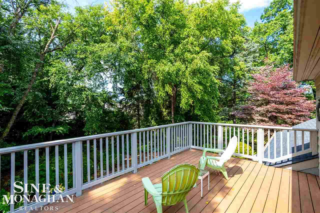 233 Merriweather Road Grosse Pointe, MI 48236 - Photo 33 of 79 50081859-32.JPG