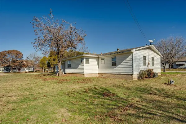 $85,000 | 207 North King Street, Henrietta, TX 76365