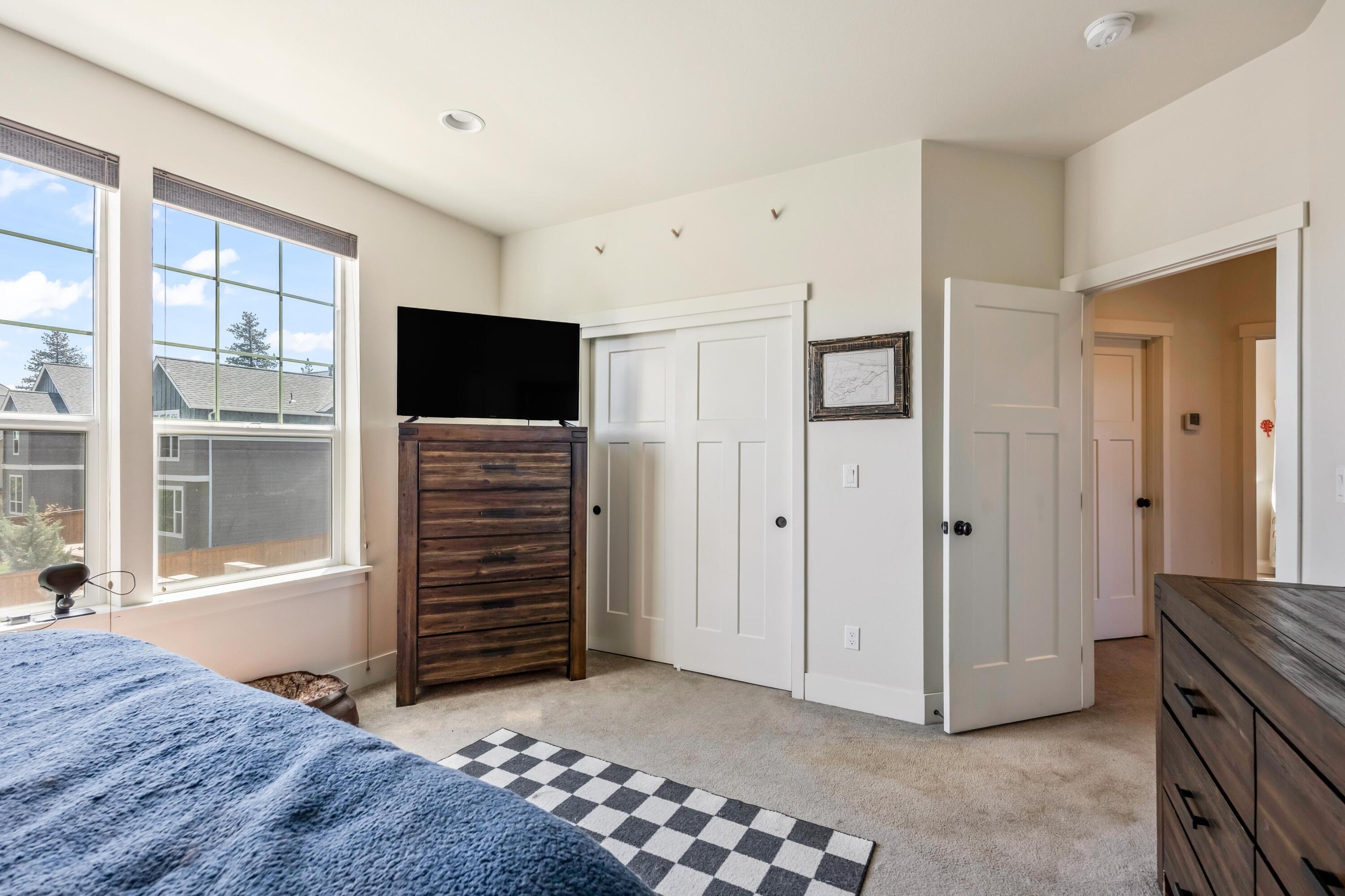 61591 Aaron Way Bend, OR 97702 - Photo 14 of 36 14