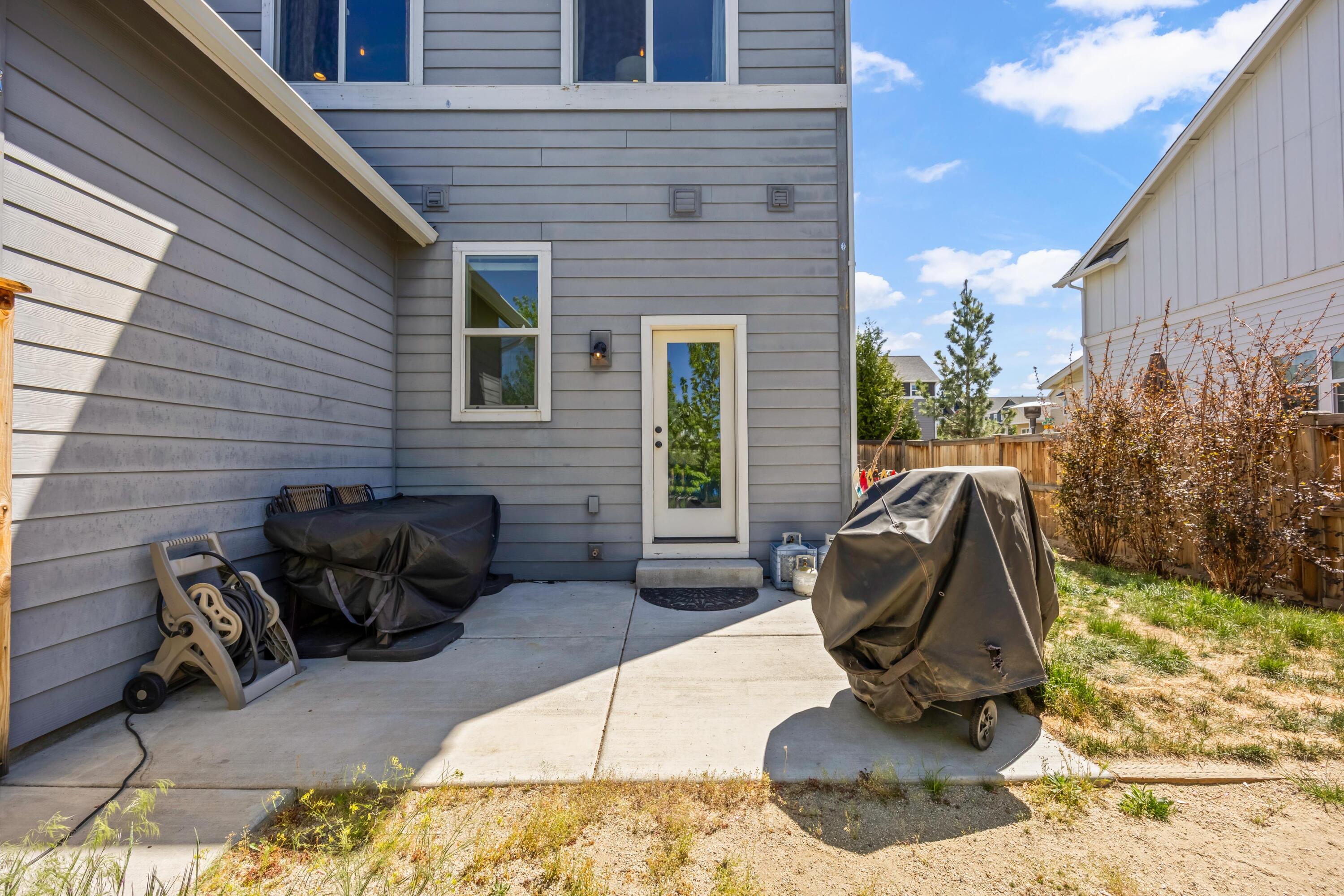 61591 Aaron Way Bend, OR 97702 - Photo 26 of 36 26