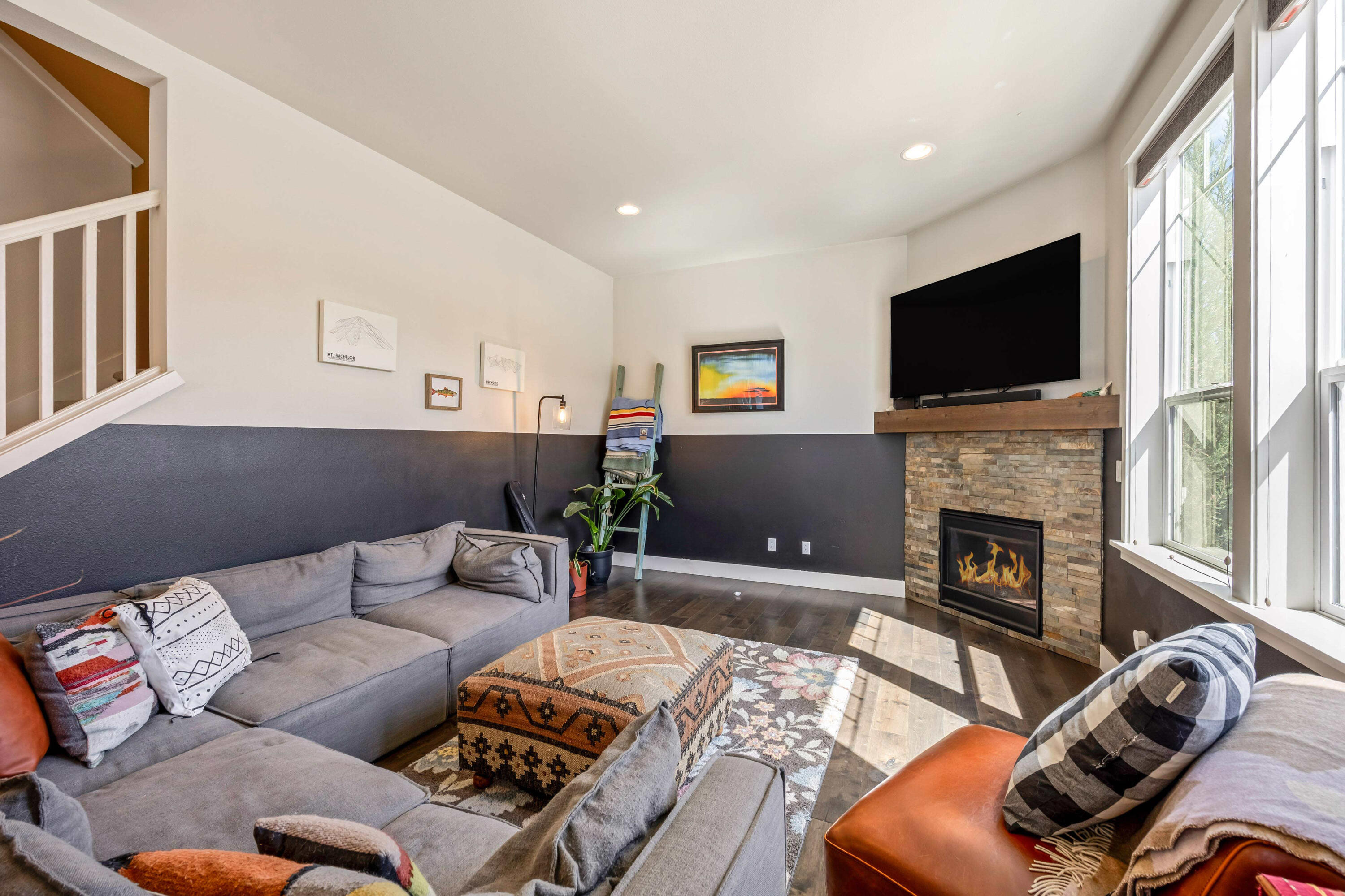 61591 Aaron Way Bend, OR 97702 - Photo 5 of 36 05