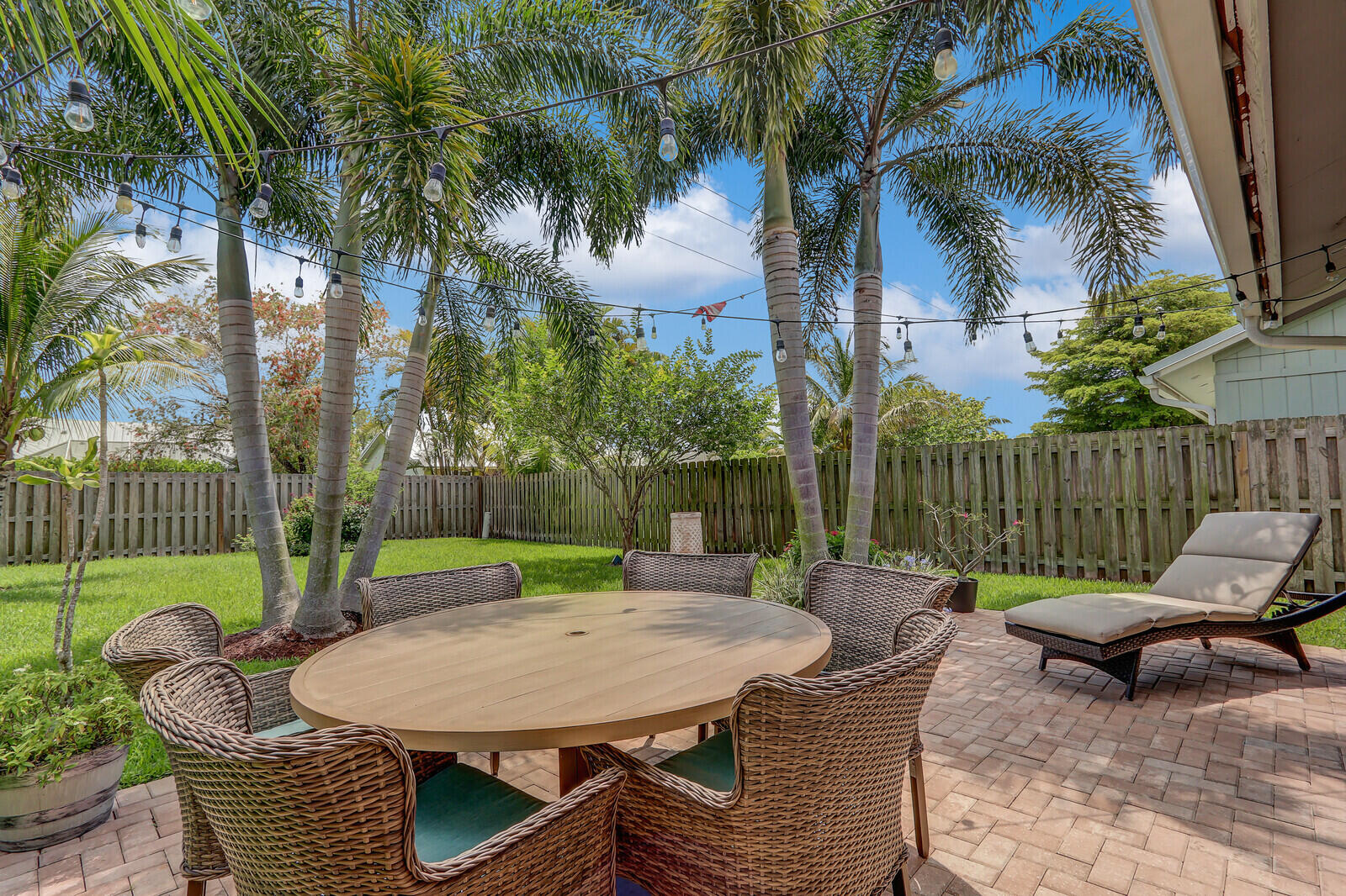 6691 Southeast Raintree Avenue Stuart, FL 34997 - Photo 27 of 36 Outdoor area
