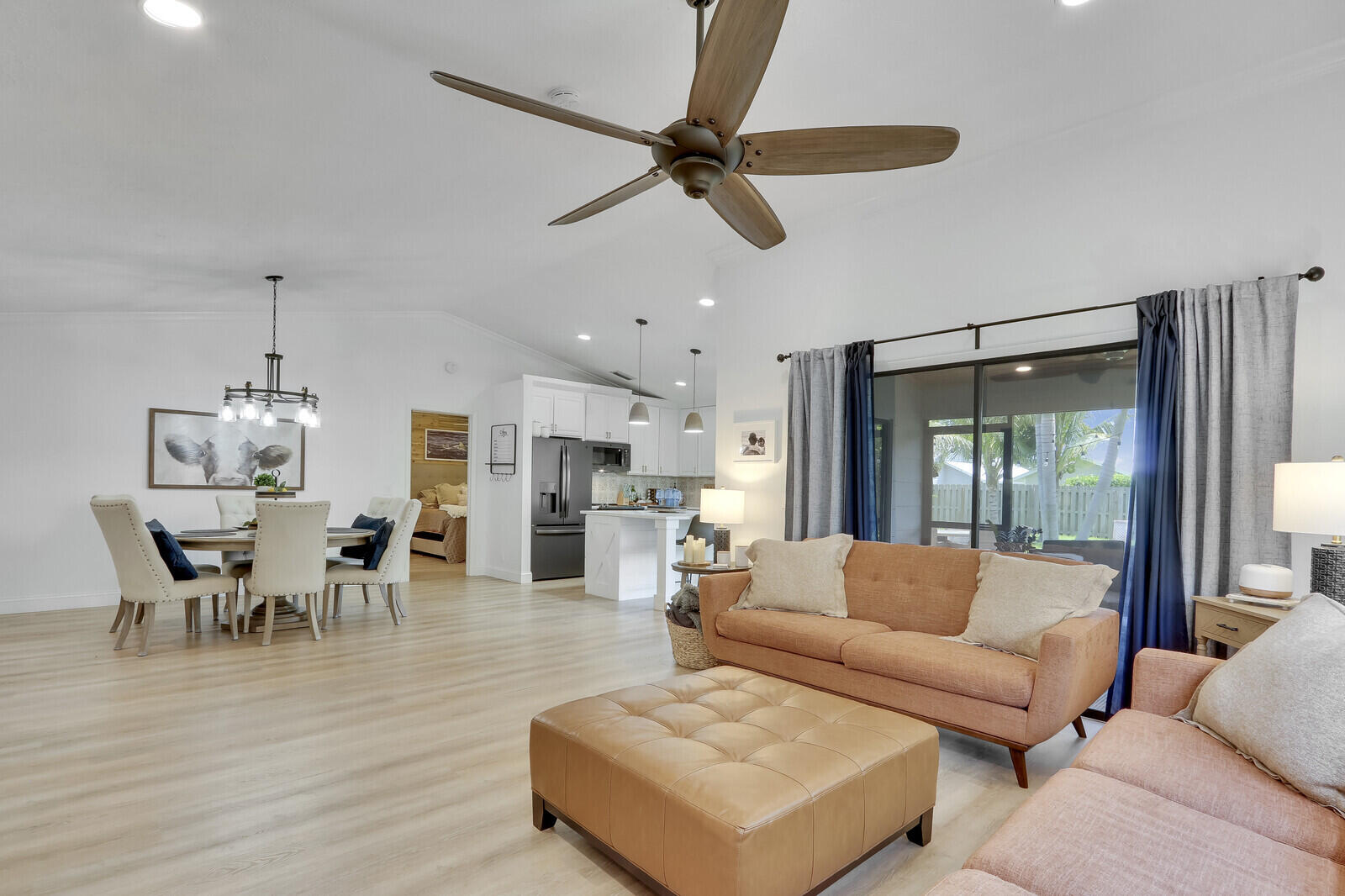 6691 Southeast Raintree Avenue Stuart, FL 34997 - Photo 9 of 36 Living/dining area