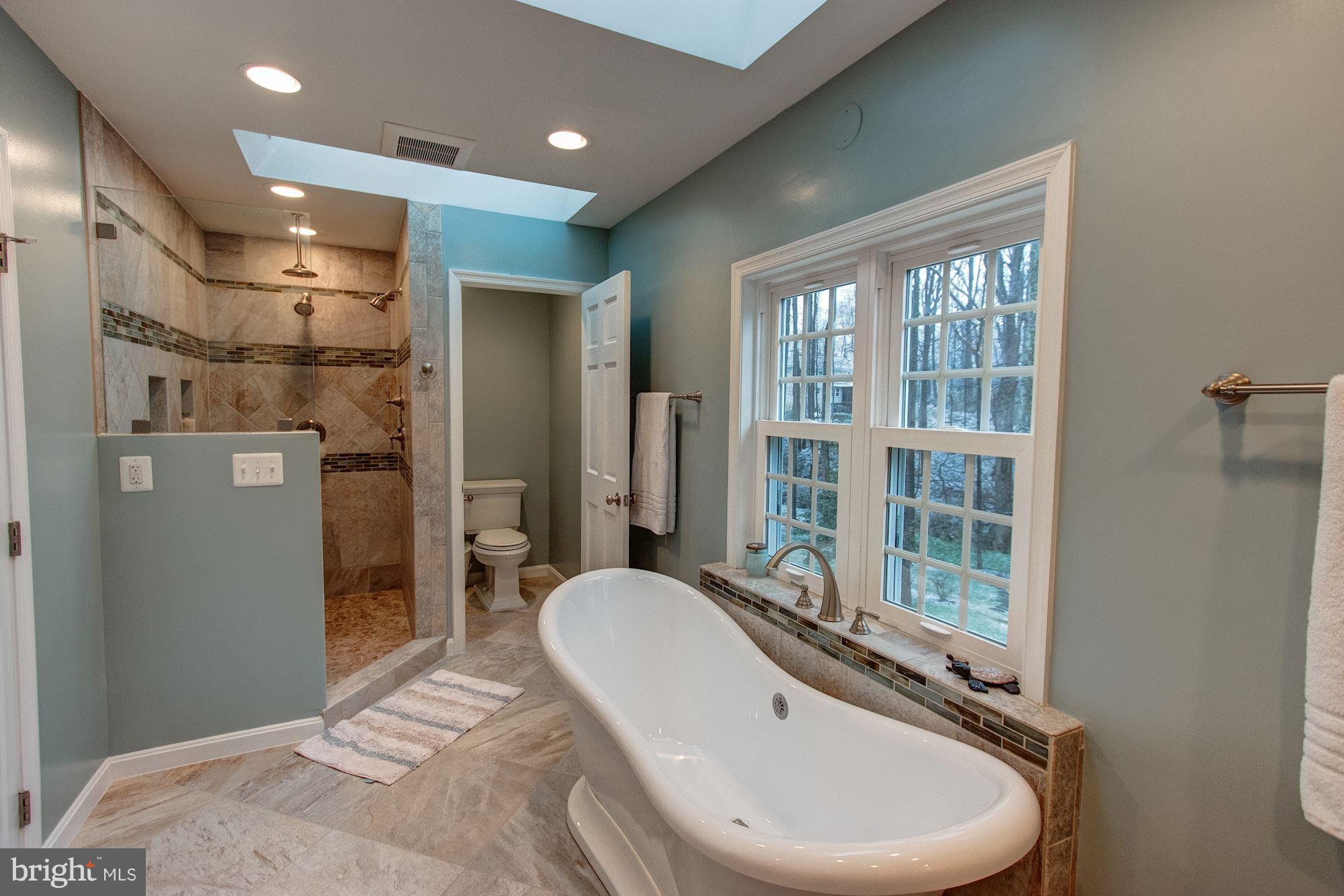 2036 Adams Hill Road Vienna, VA 22182 - Photo 13 of 25 Bath (Master)
