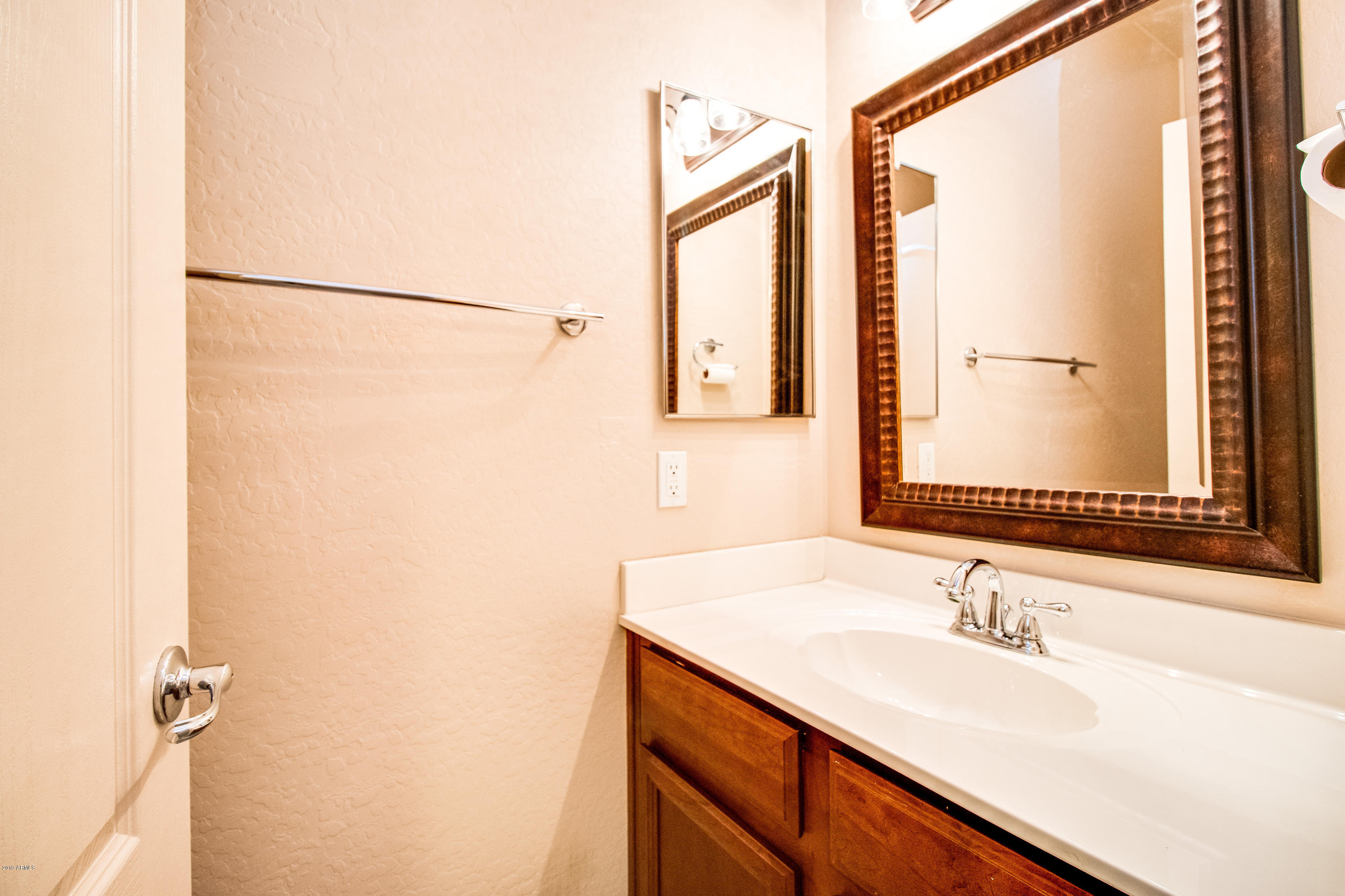 2150 East Bell Road, Unit 1102 Phoenix, AZ 85022 - Photo 16 of 33 Powder Room