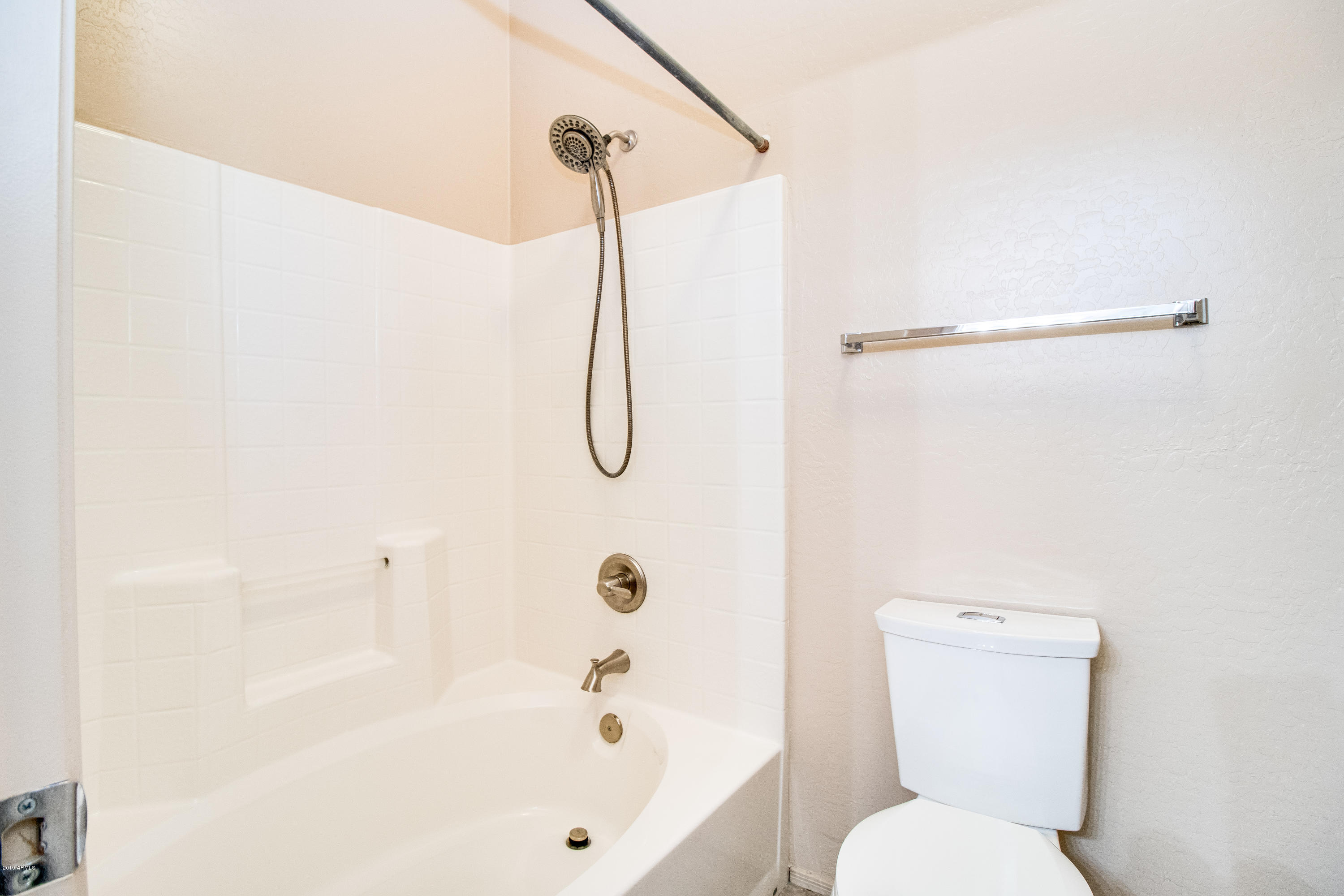 2150 East Bell Road, Unit 1102 Phoenix, AZ 85022 - Photo 19 of 33 Master Bathroom