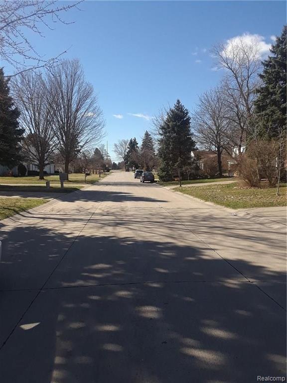867 Hadley Road Rochester Hills, MI 48307 - Photo 37 of 38