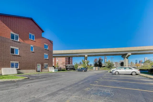 $260,000 | 1828 South Wentworth Avenue, Unit 3B, Chicago, IL 60616