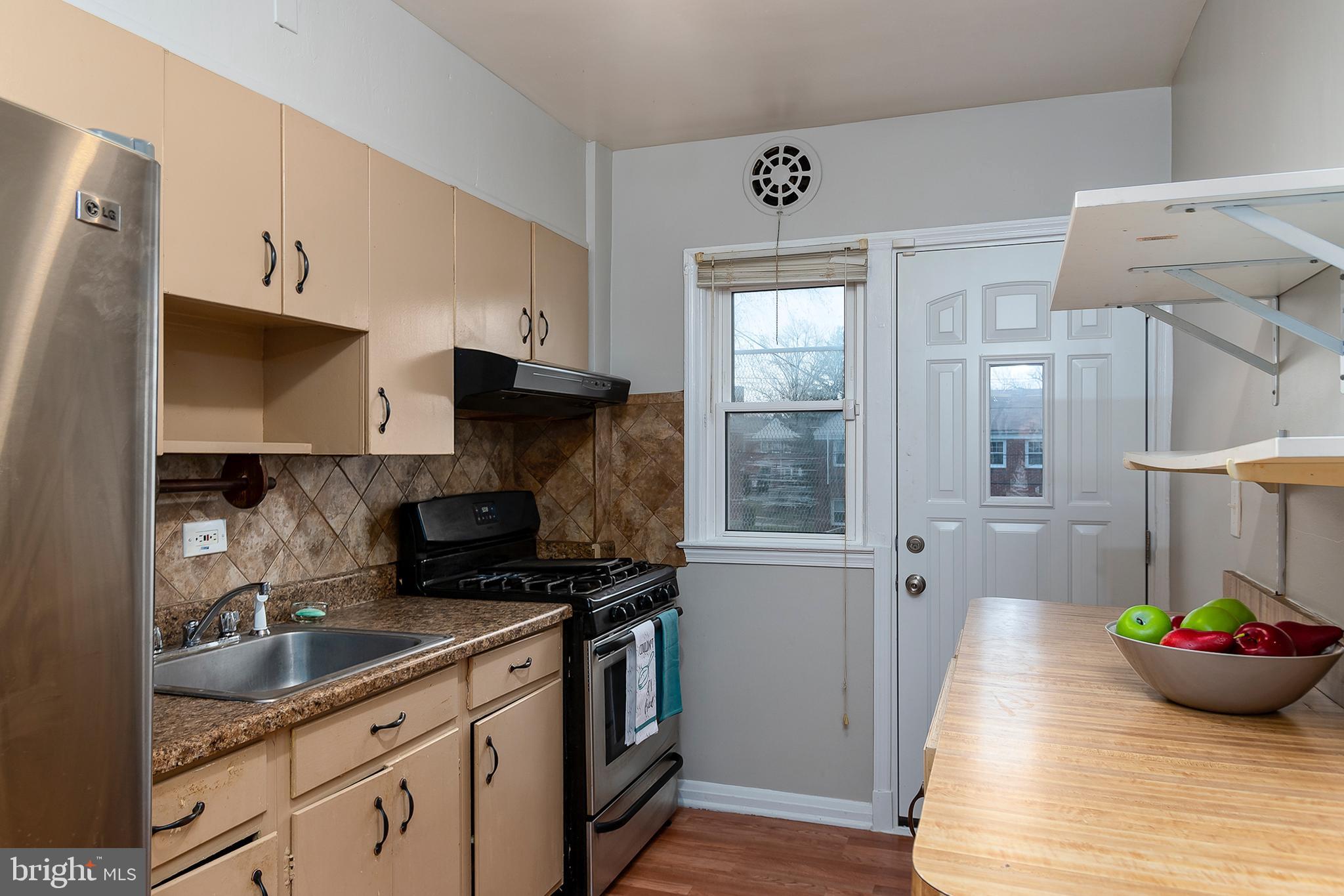 1616 Walterswood Road Baltimore, MD 21239 - Photo 7 of 24 Kitchen