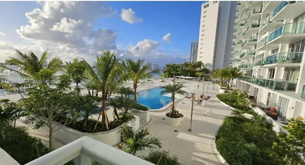 $3,300 | 1000 West Avenue, Unit 214, Miami Beach, FL 33139