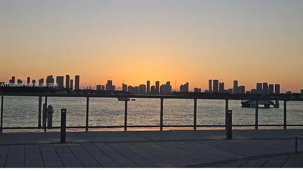 $3,500 | 1000 West Avenue, Unit 214, Miami Beach, FL 33139