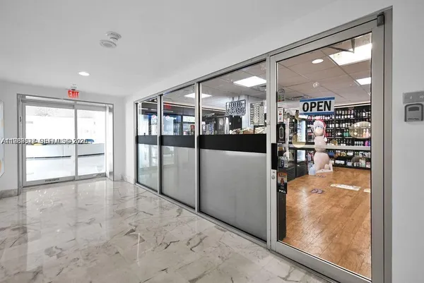 $3,500 | 1000 West Avenue, Unit 214, Miami Beach, FL 33139